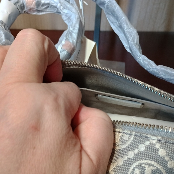 Tory Burch T Monogram Utility Cylinder Bag NWT - Picture 9 of 9